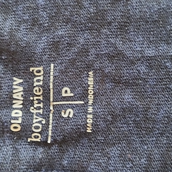 🎀2/$15 old navy boyfriend fit tshirt - Picture 2 of 4